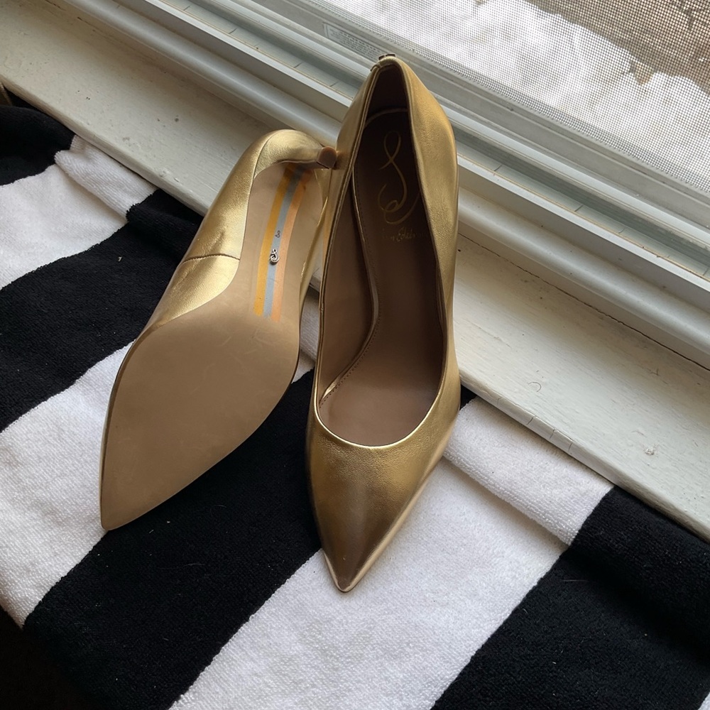 Sam Edelman Gold Pointed Heels - Picture 2 of 3